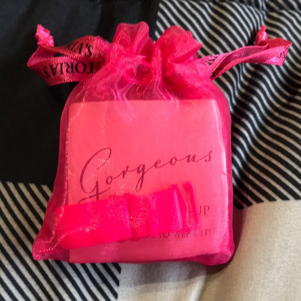 Vs Gorgeous Push up 5 ways to wear it!💕